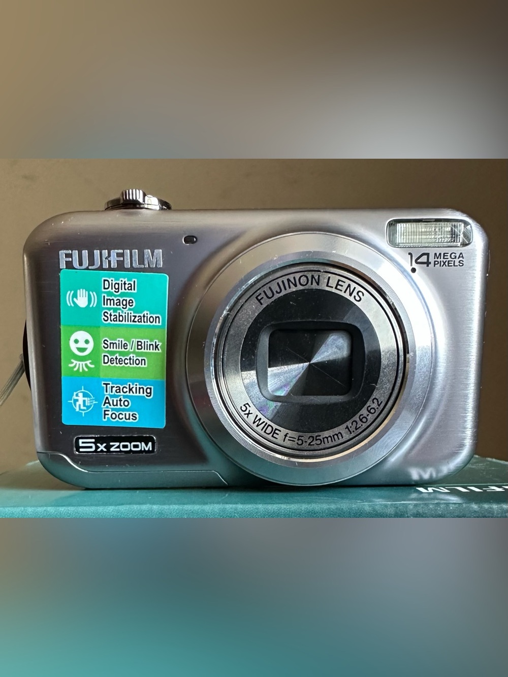 Fujifilm FinePix JX300 14MP 5x Zoom 5x Wide Angle Compact Digital Camera